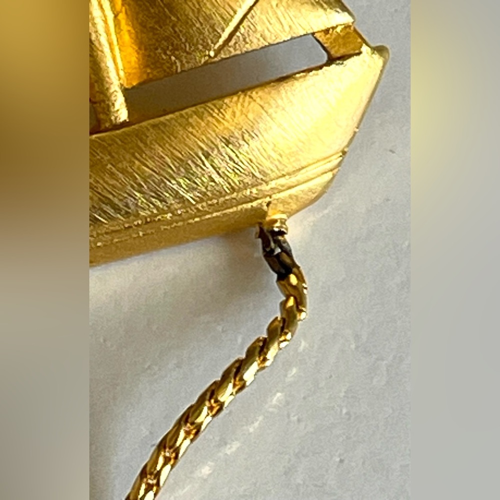 JJ Jonette Vintage Gold Sailboat Anchor Dangle Brooch Pin Nautical Coastal Chic - Picture 9 of 9